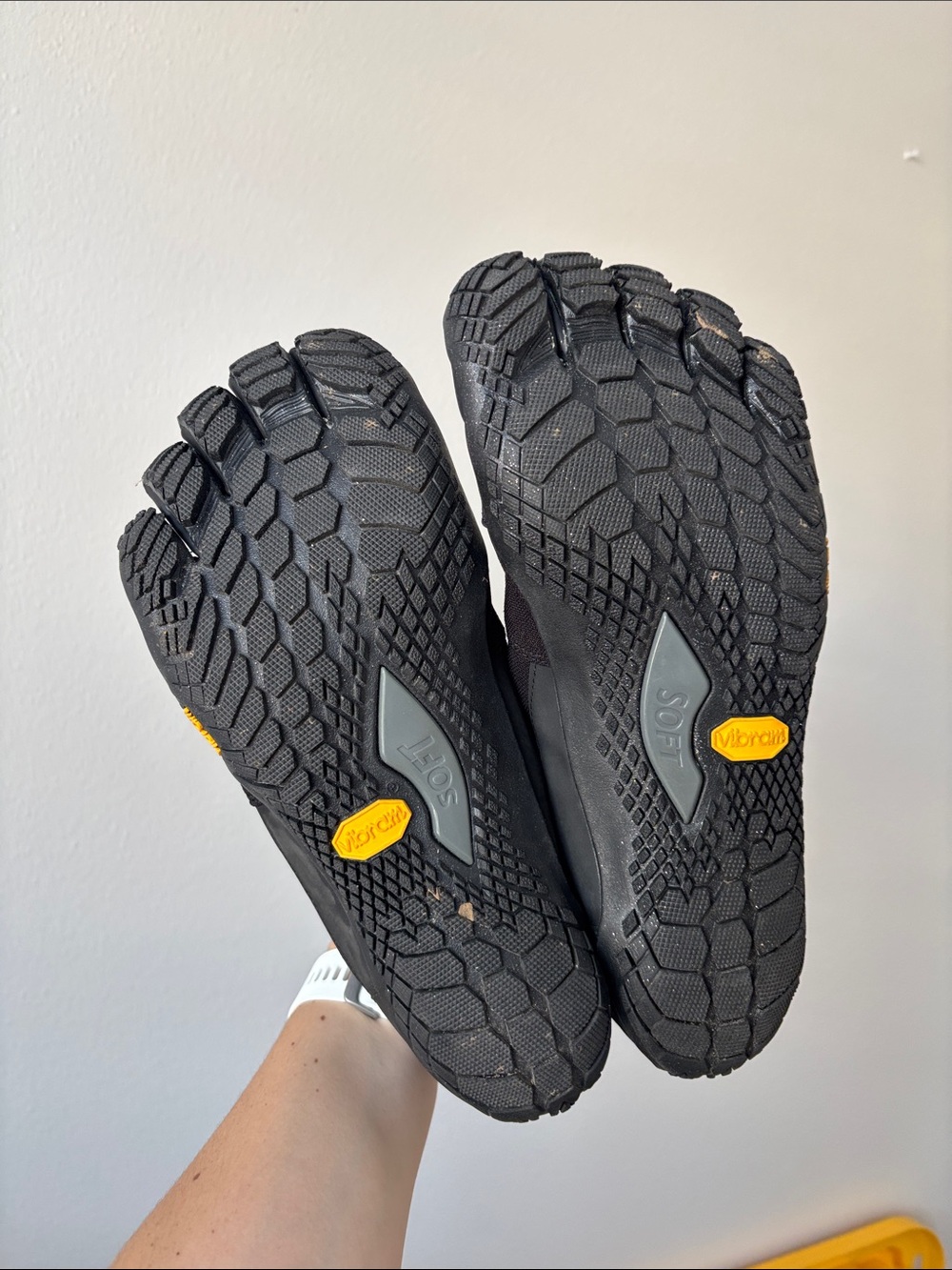 Vibram Men’s FiveFingers V-Trek Insulated Barefoot All-Terrain Outdoor Hiking - Picture 6 of 12